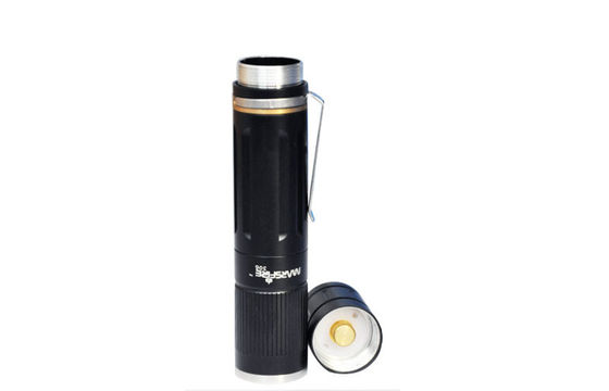 3.7V 700lm কাস্টমাইজড জরুরী আলো জন্য মহাশক্তি টর্চলাইট